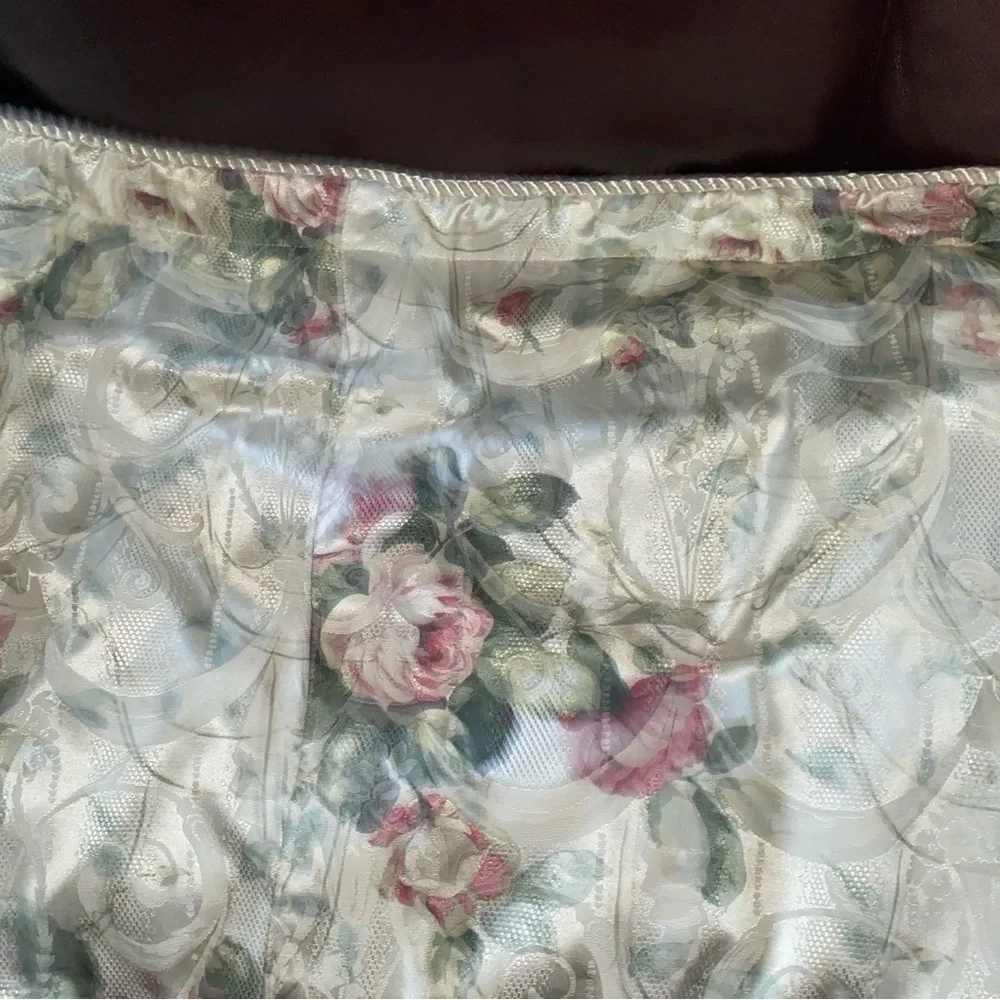 2 Burlington Home Rose Floral Damask King Size Shabby Chic Cottage Pillow Shams